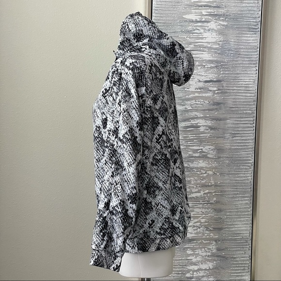 PINK Victoria’s Secret Women’s Windbreaker Size XS - Picture 10 of 16